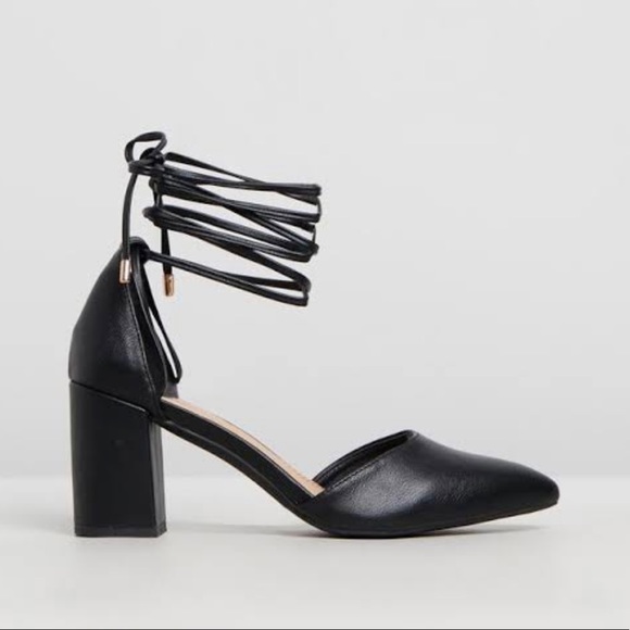 Spurr Shoes - SPURR | Strappy pointed court shoe with block heel
